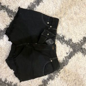brand new levi’s black shorts